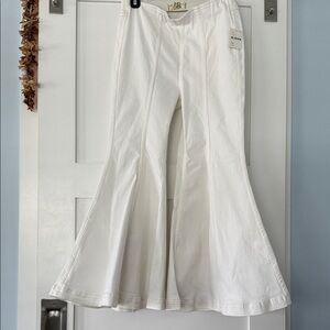 We The Free White Bell Crops